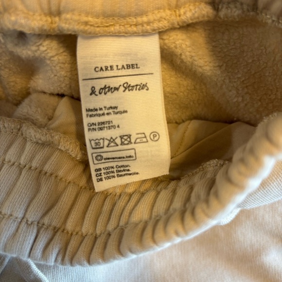 & Other Stories Cream Sweat Shorts Drawstring Pull On Stretch Khaki EU 36 - Picture 4 of 9